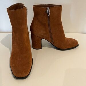 brown suede boots - Dolce Vita